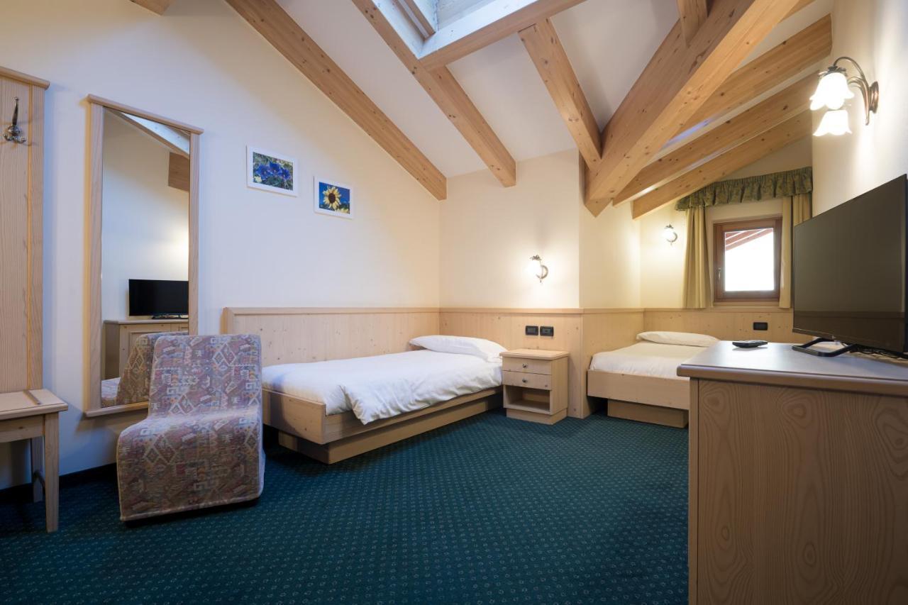 Hotel Crepei Pozza di Fassa Eksteriør bilde