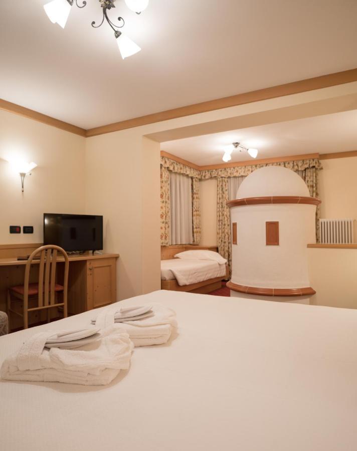 Hotel Crepei Pozza di Fassa Eksteriør bilde