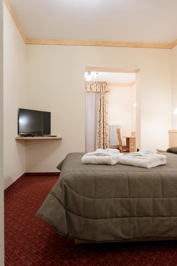 Hotel Crepei Pozza di Fassa Eksteriør bilde