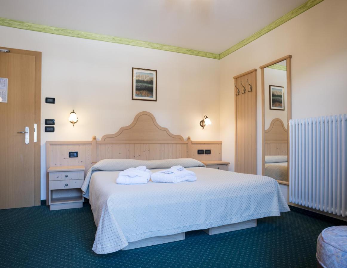 Hotel Crepei Pozza di Fassa Eksteriør bilde