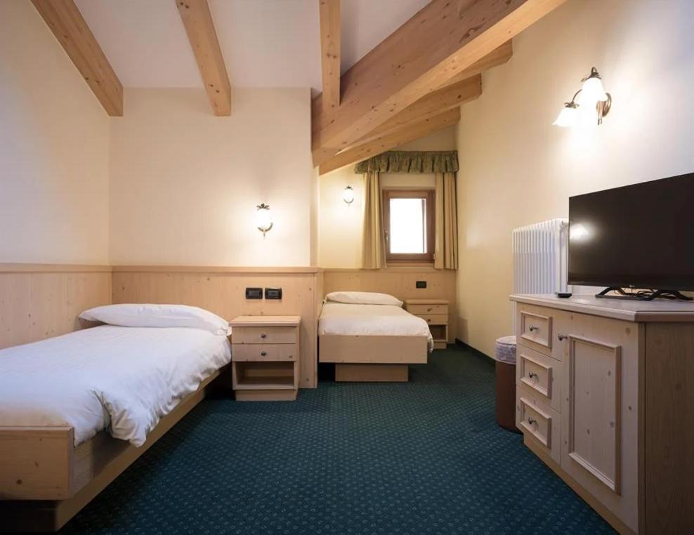 Hotel Crepei Pozza di Fassa Eksteriør bilde