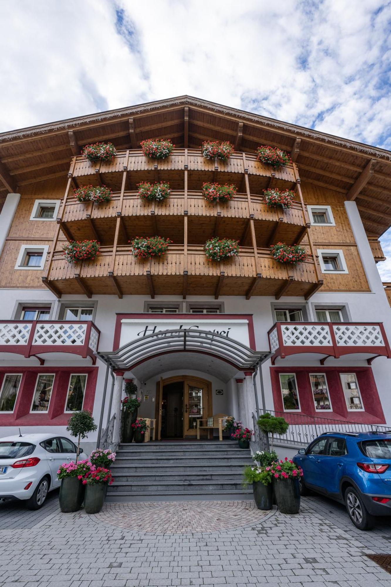 Hotel Crepei Pozza di Fassa Eksteriør bilde